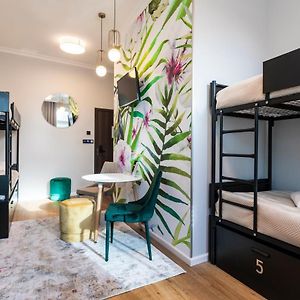 Dormitory Room Mixed